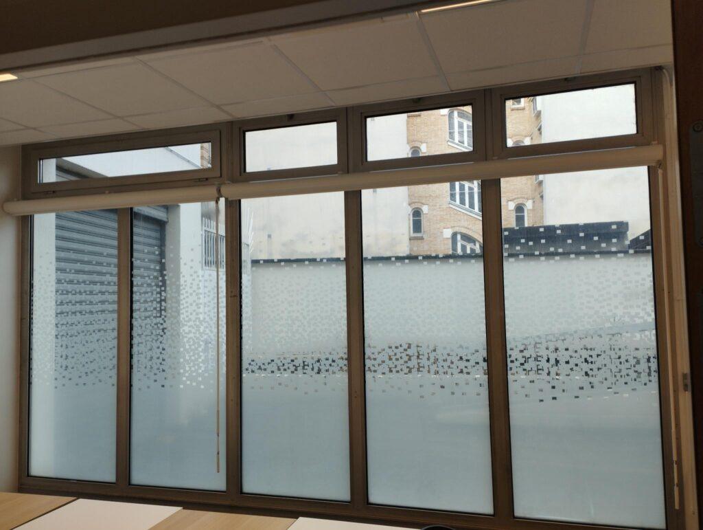 Pixel-film-décoratif-opalescent-lumière