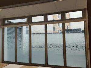 Pixel-film-décoratif-opalescent-lumière