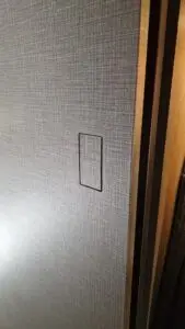 cover-effet-tissu-gris-dressing-couloir-porte-renovation- référence NH18 (59)