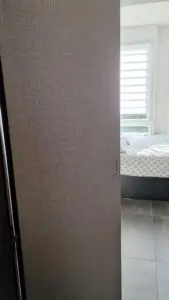 cover-effet-tissu-gris-dressing-couloir-porte-renovation- référence NH18 (59)