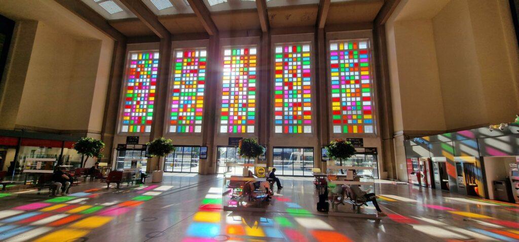 film-decoratif-color-couleur-gare-havre-artistique-sncf-soleil-nacelle-araignée (1)