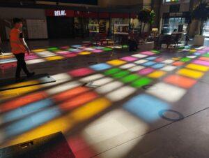 film-decoratif-color-couleur-gare-havre-artistique-sncf-soleil-nacelle-araignée (3)