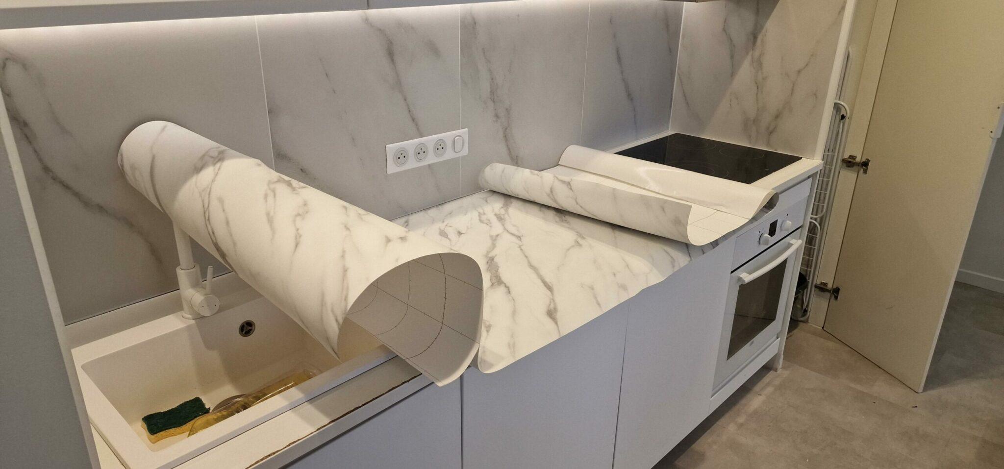 renovation-plan de travail-cuisine-air bnb-location-saisonnière-paris-75-effet-marbre- cover référence HR NE31 (5)